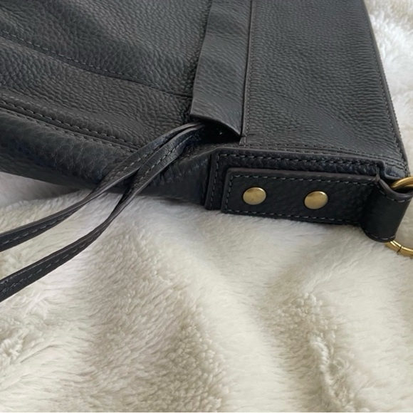 Black and Gold Fossil Shoulder Bag - Picture 8 of 11